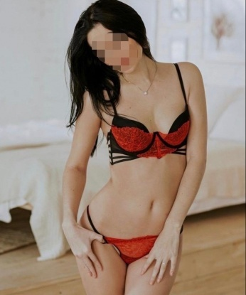 Алиса, 28